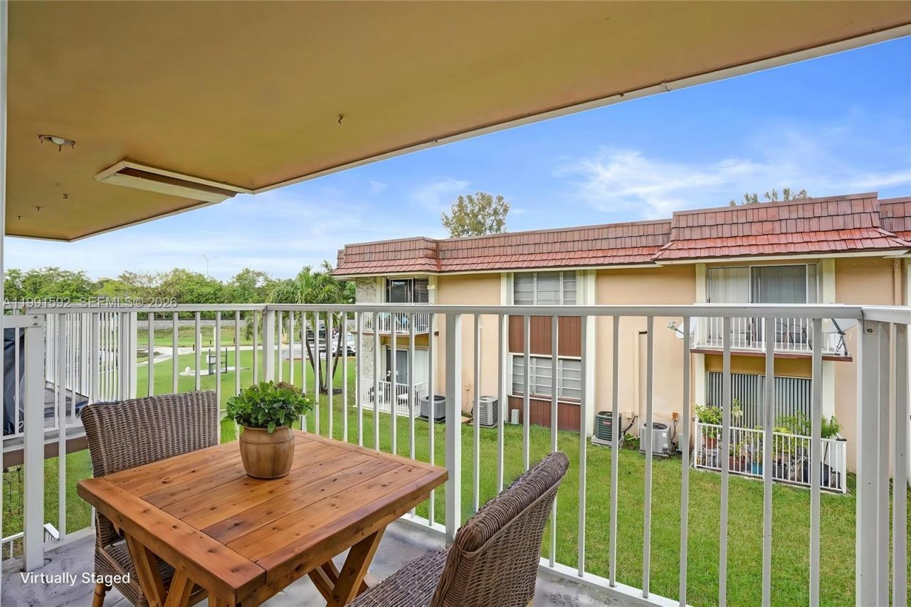 5325 SW 77th Ct , Unit 205F, Miami, FL 33155 Photo