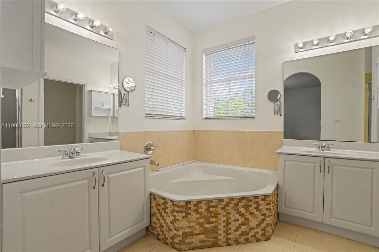 20234 SW 128th Pl , Miami, FL 33177 Photo