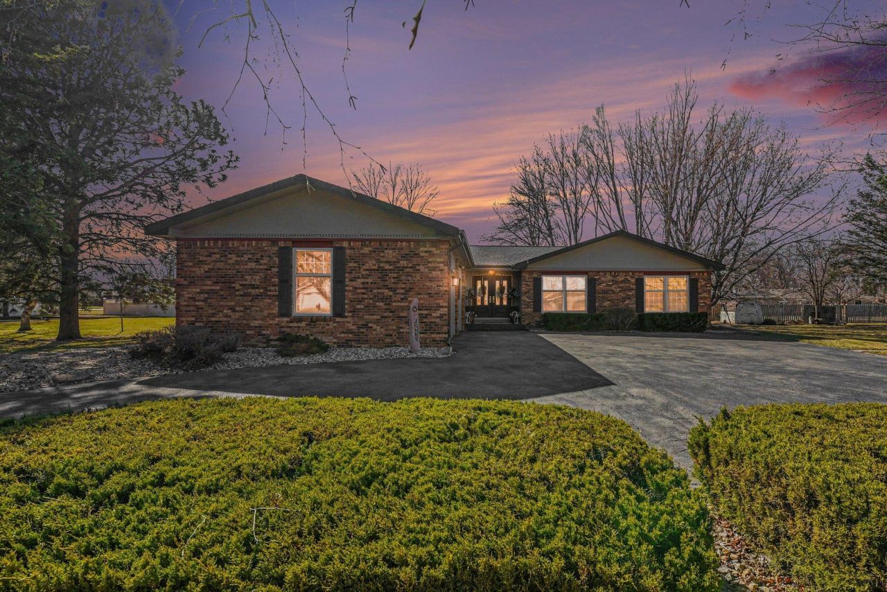 902 6th Avenue SE, Pipestone, MN 56164