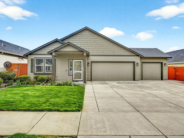 3424 Ford Drive, Medford, OR 97504