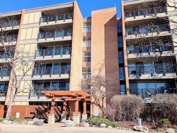 5950 Oakwood Drive , Unit 2D, Lisle, IL 60532