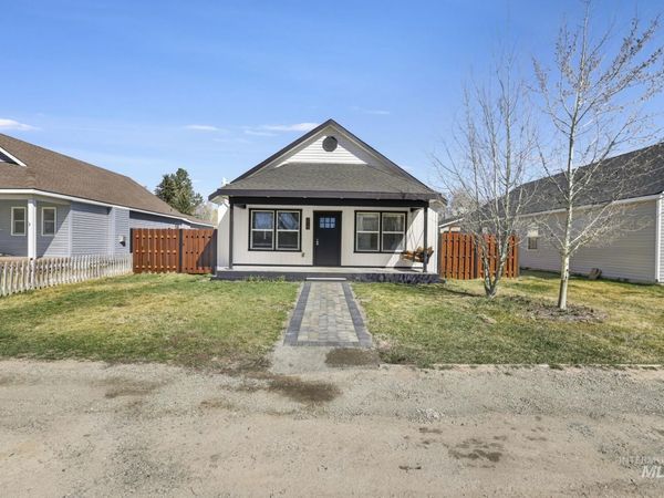 219 E Spruce Ave., Fairfield, ID 83327