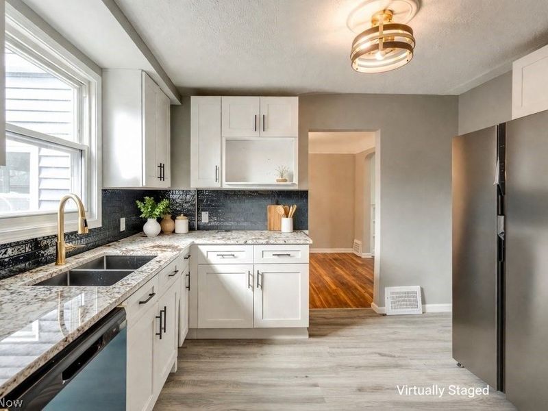 16812 Talford Avenue, Cleveland, OH 44128 Photo 11