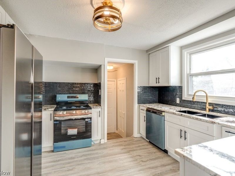 16812 Talford Avenue, Cleveland, OH 44128 Photo 9