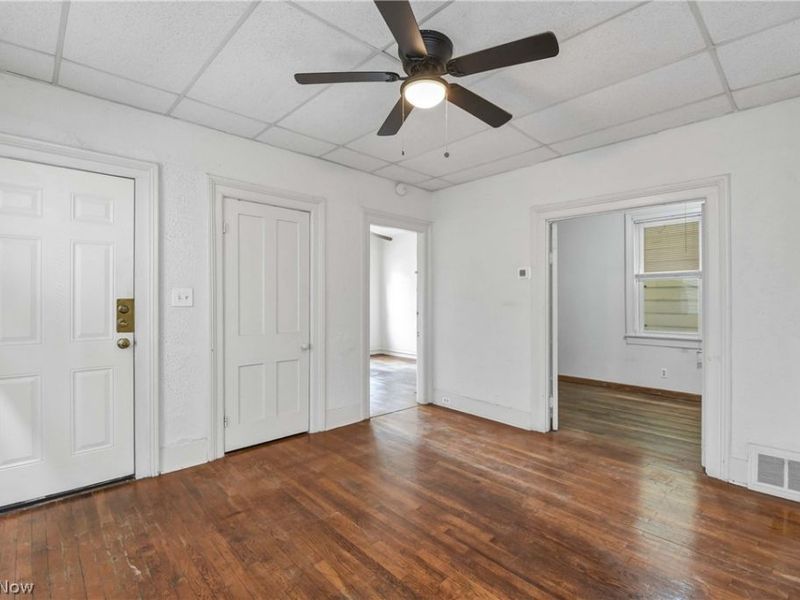 2815 Monroe Avenue, Cleveland, OH 44113 Photo 10