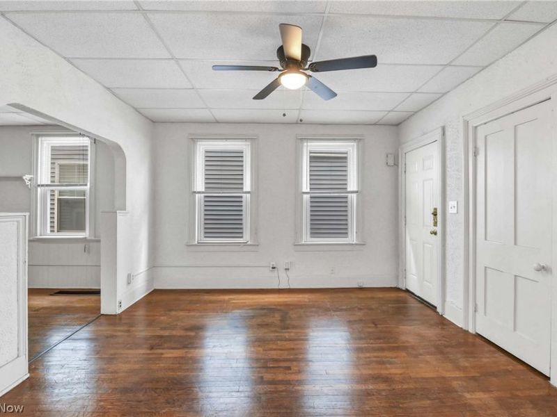 2815 Monroe Avenue, Cleveland, OH 44113 Photo 13