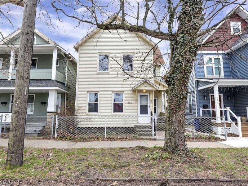 2815 Monroe Avenue, Cleveland, OH 44113 Photo 2