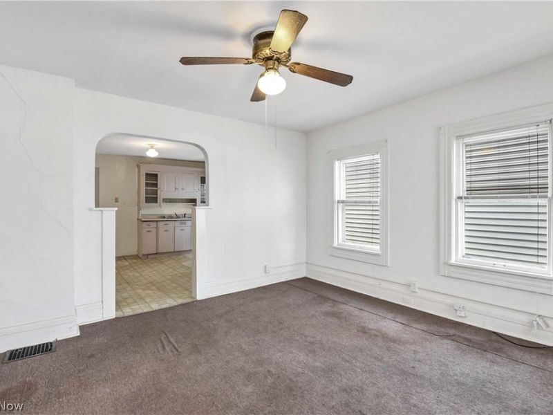 2815 Monroe Avenue, Cleveland, OH 44113 Photo 28