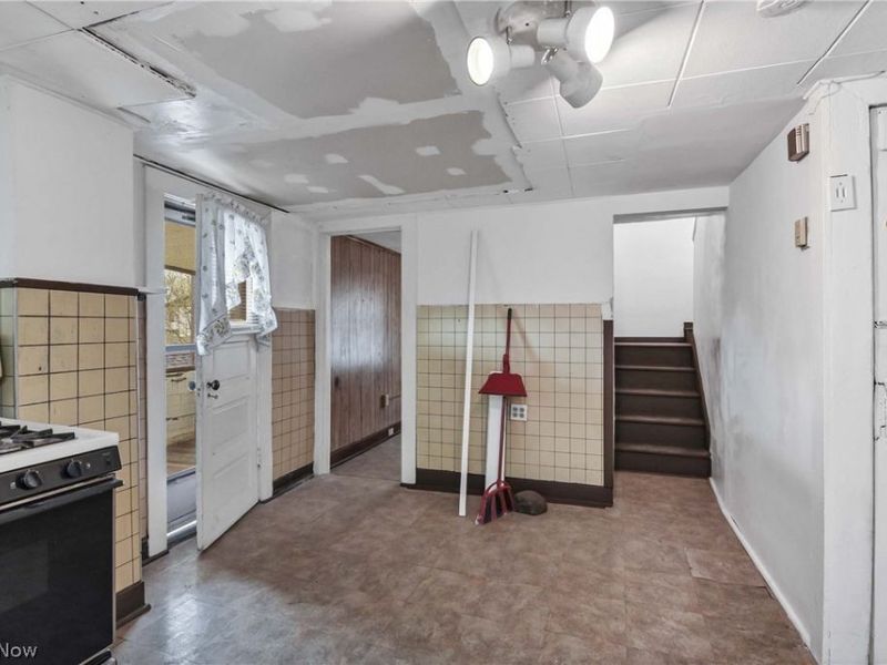 2815 Monroe Avenue, Cleveland, OH 44113 Photo 34