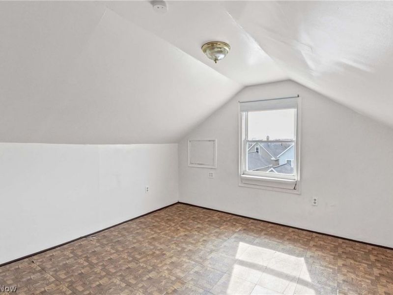 2815 Monroe Avenue, Cleveland, OH 44113 Photo 38