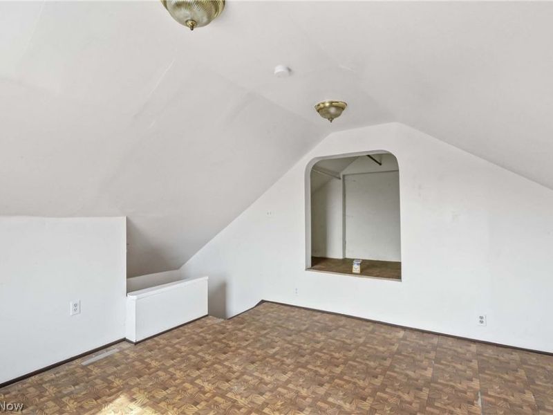 2815 Monroe Avenue, Cleveland, OH 44113 Photo 39