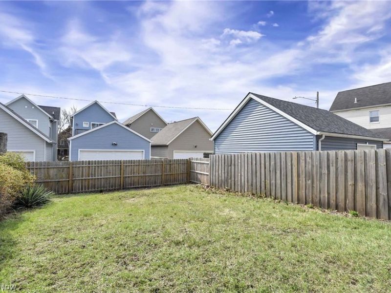 2815 Monroe Avenue, Cleveland, OH 44113 Photo 42