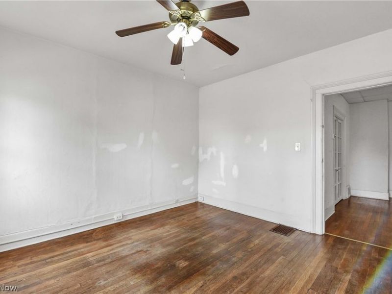 2815 Monroe Avenue, Cleveland, OH 44113 Photo 7