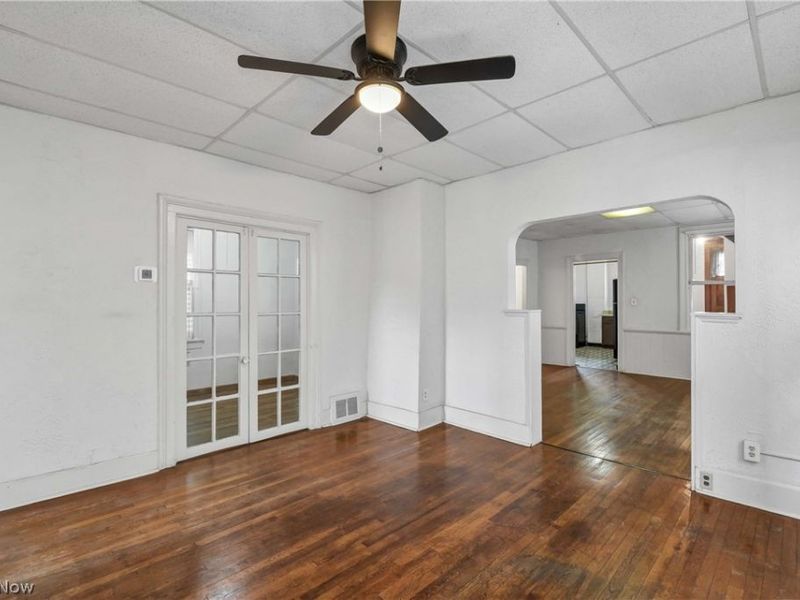 2815 Monroe Avenue, Cleveland, OH 44113 Photo 8