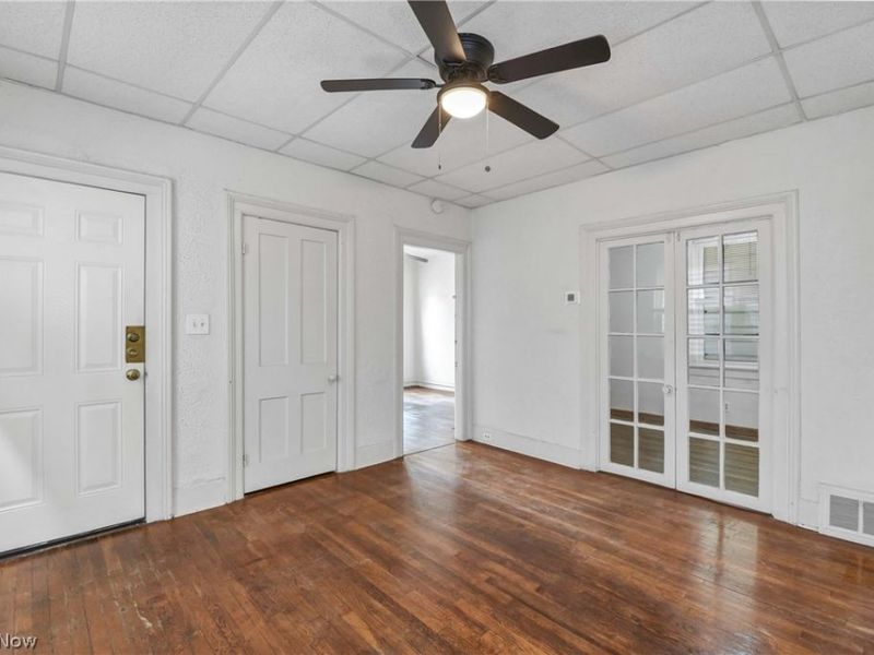 2815 Monroe Avenue, Cleveland, OH 44113 Photo 9