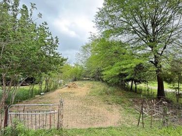 3300 Middlefield Drive, Dallas, TX 75253