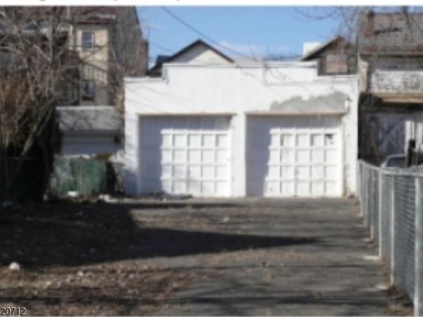 25 Mangold St, Haledon, NJ 07508