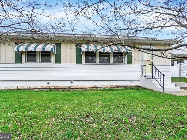 821 GUNNISON ROAD, YORK, PA 17404