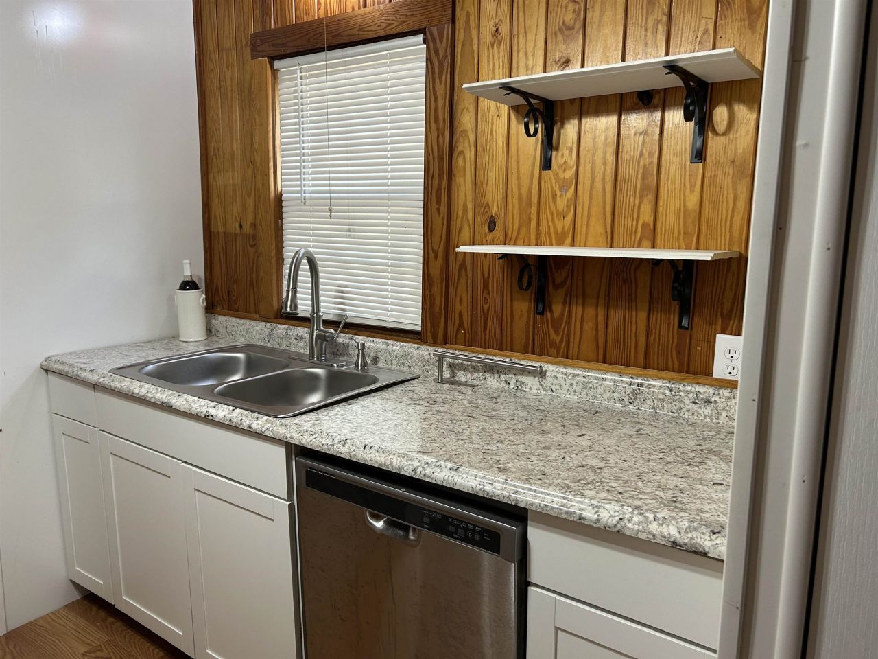 123 E Pine St. Photo 9