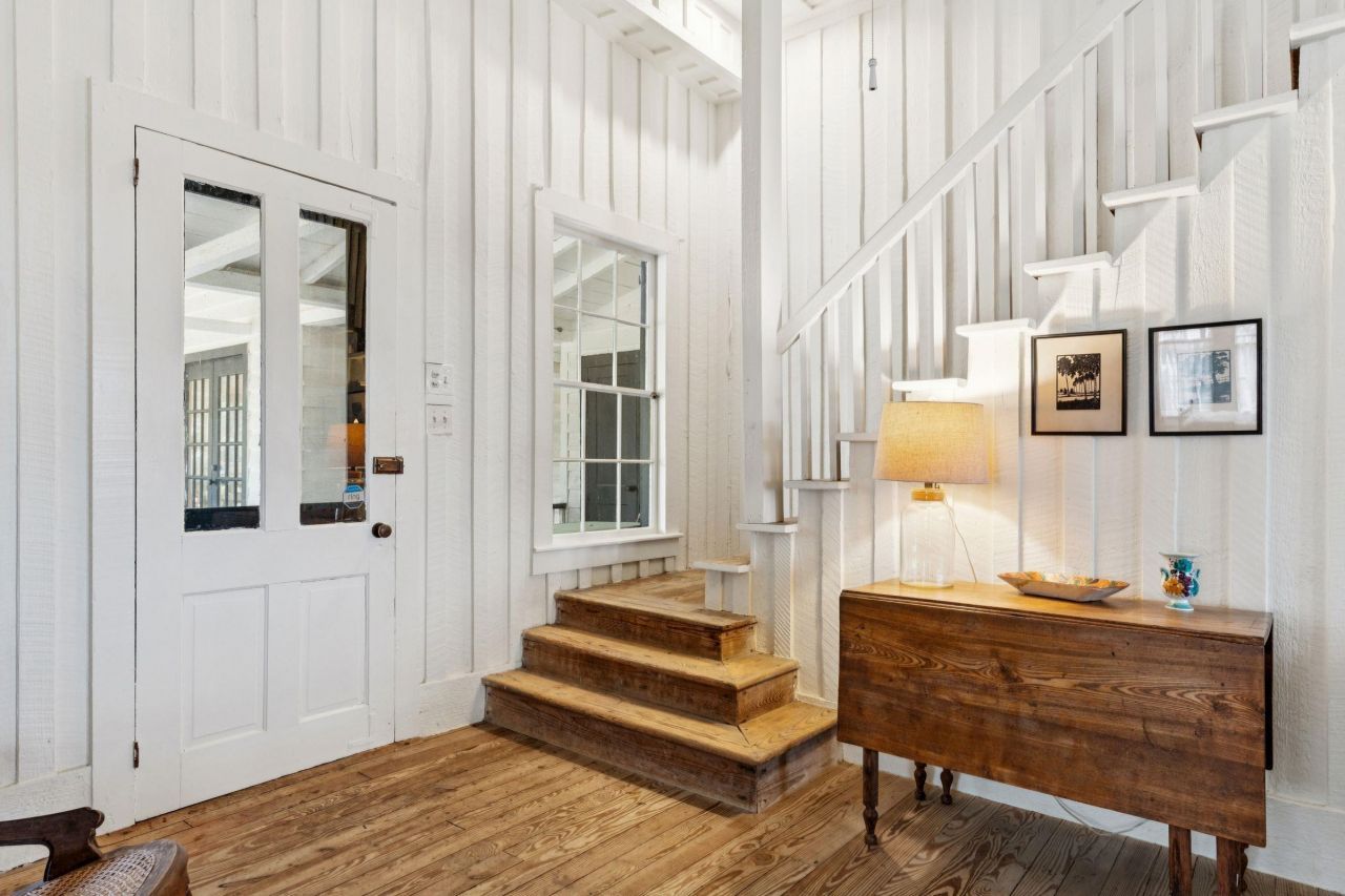 44 Hook Dr. Photo 11