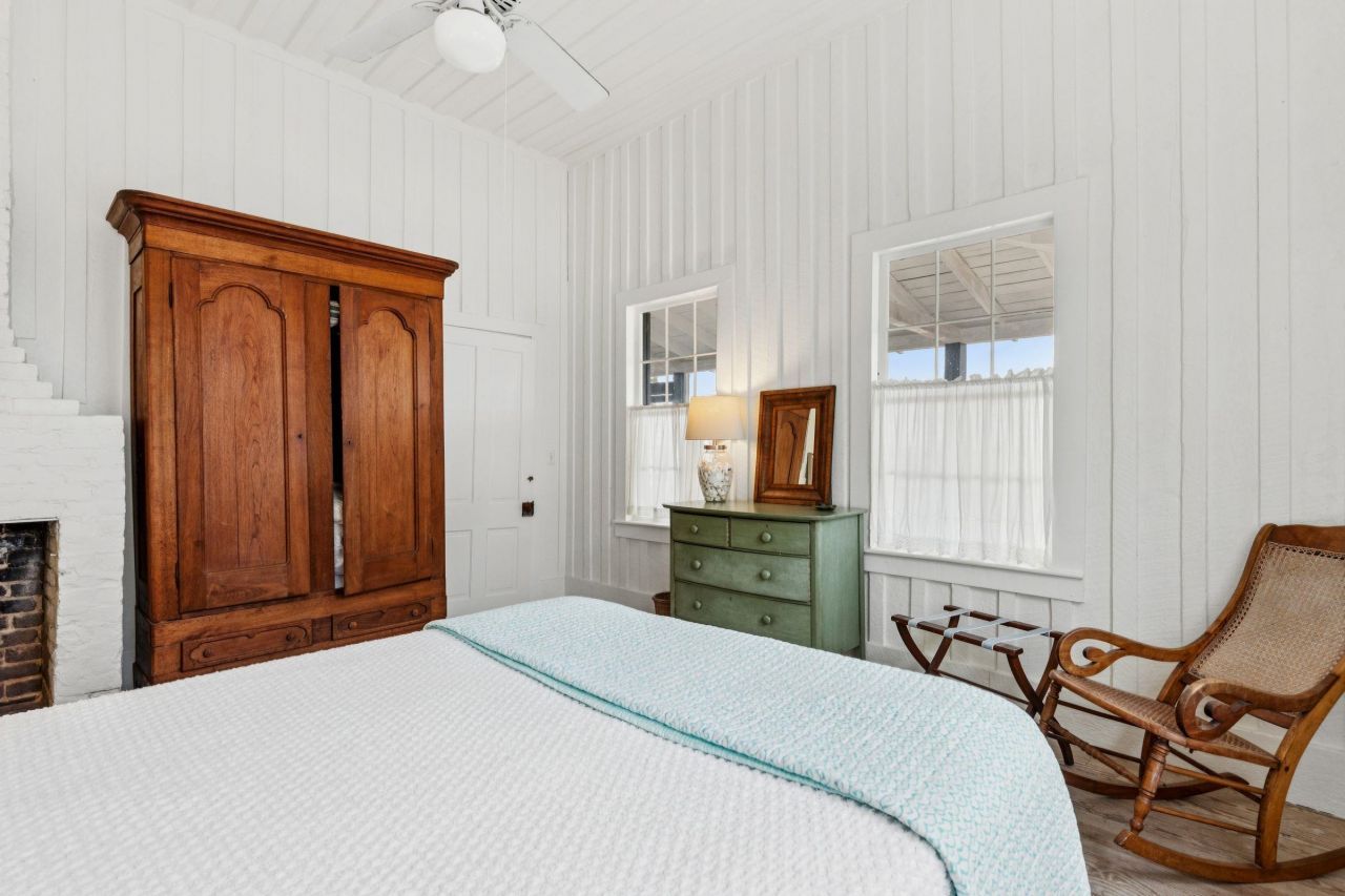 44 Hook Dr. Photo 19