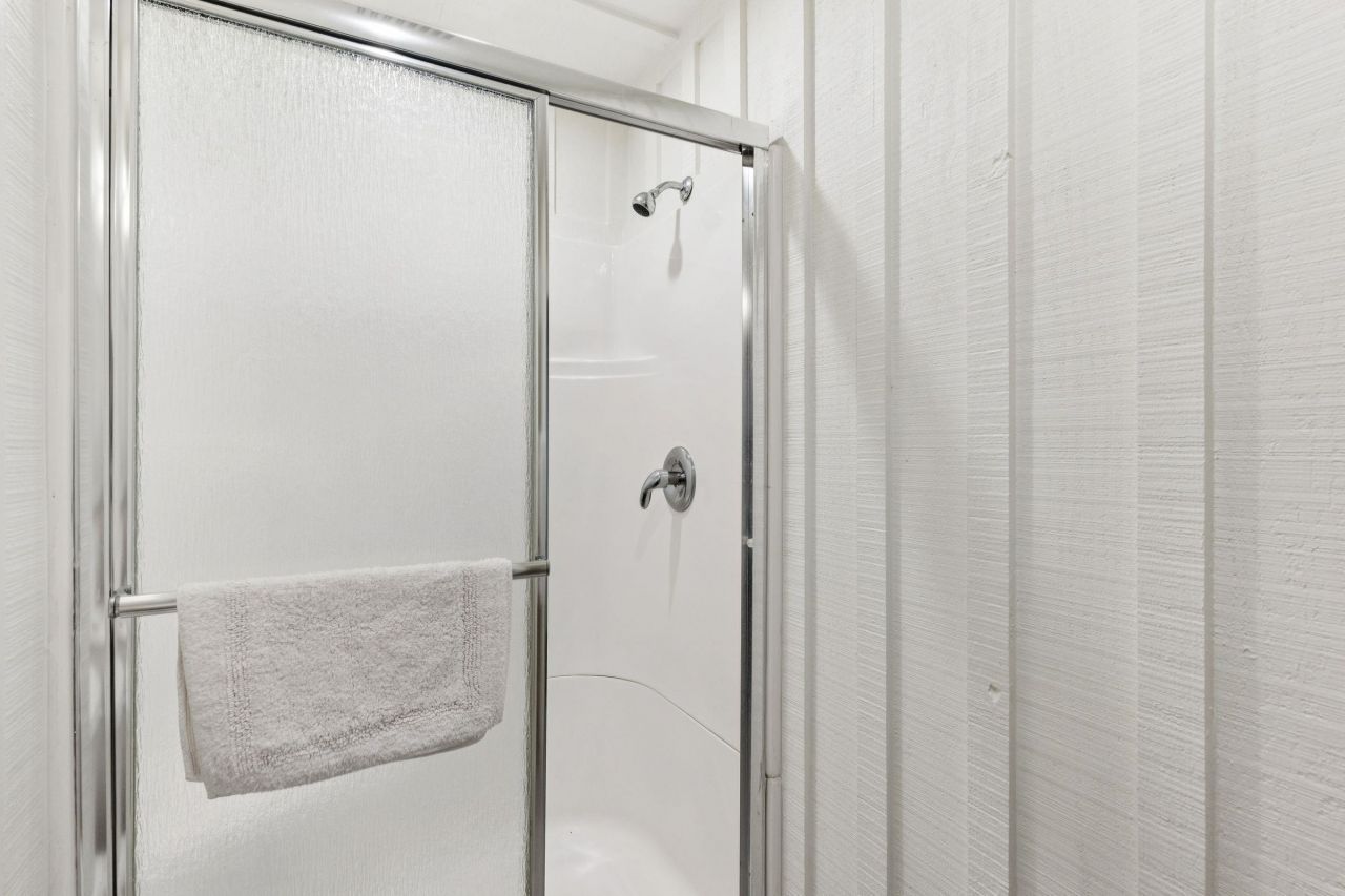 44 Hook Dr. Photo 27