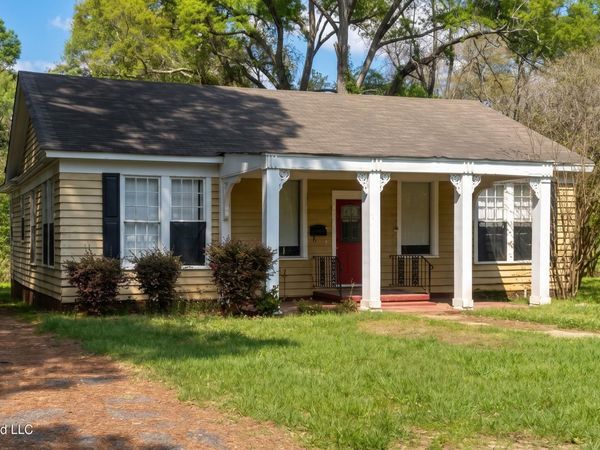 221 E Center Street, Canton, MS 39046