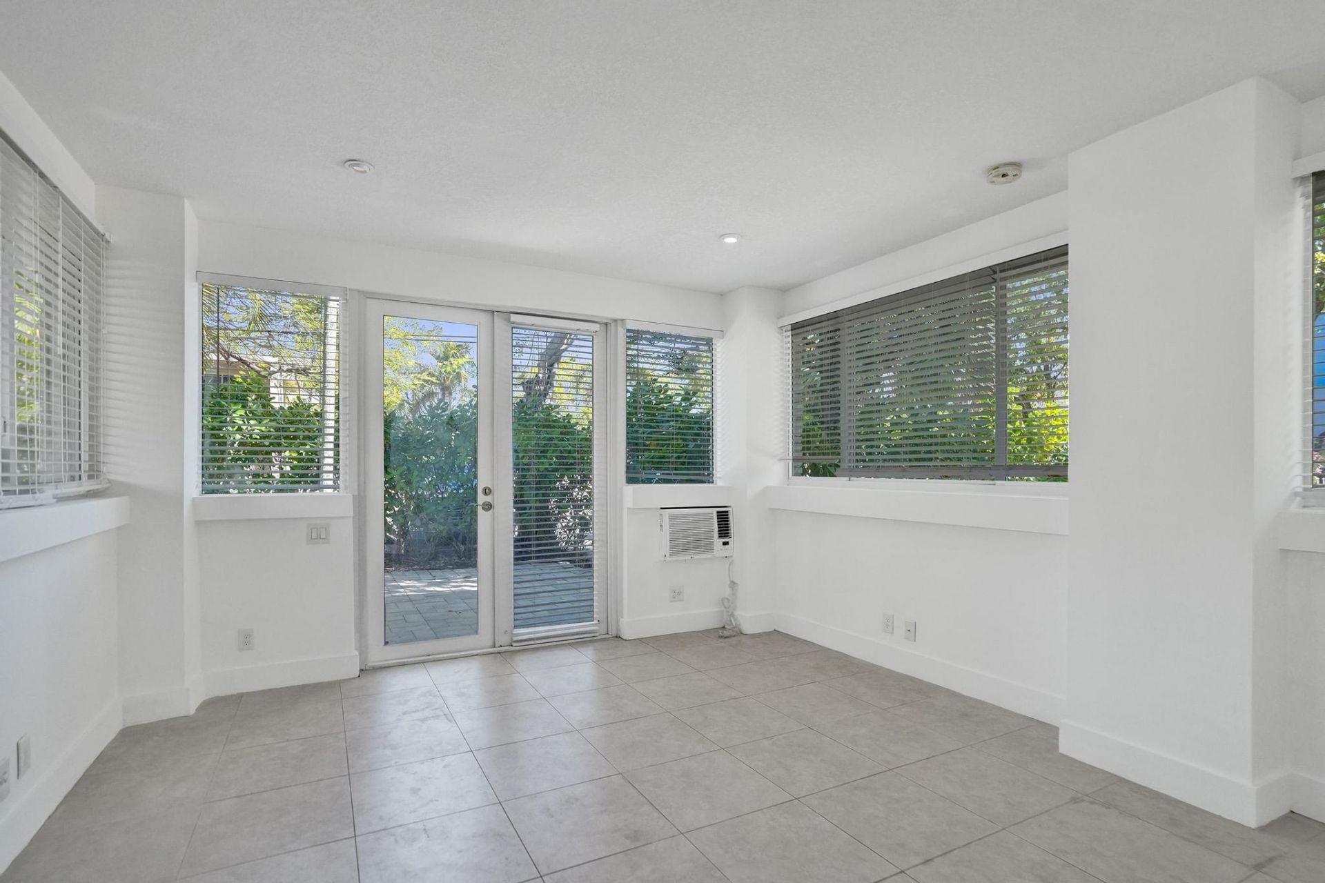 1415 SE 2nd Street, Unit 1-4, Fort Lauderdale, FL 33301 Photo