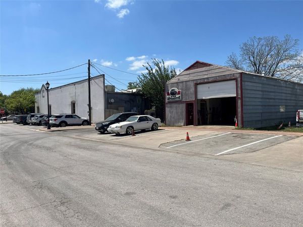 107 N Main ST , Kyle, TX 78640