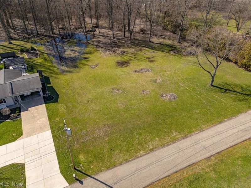 819 Swift Drive, Vienna, OH 44473 Photo 2