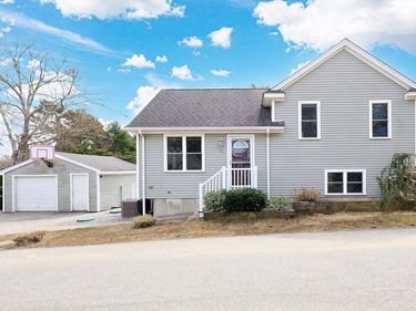 18 Russell St, Westport, MA 02790