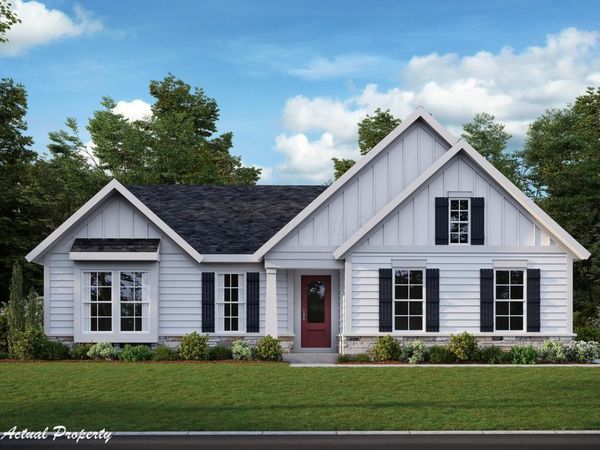 1370 Hawthorne Parkway, Grove City, OH 43123