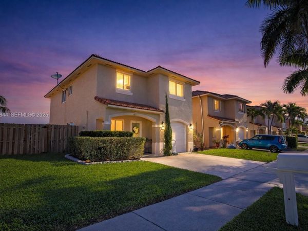 8957 SW 214th St , Cutler Bay, FL 33189