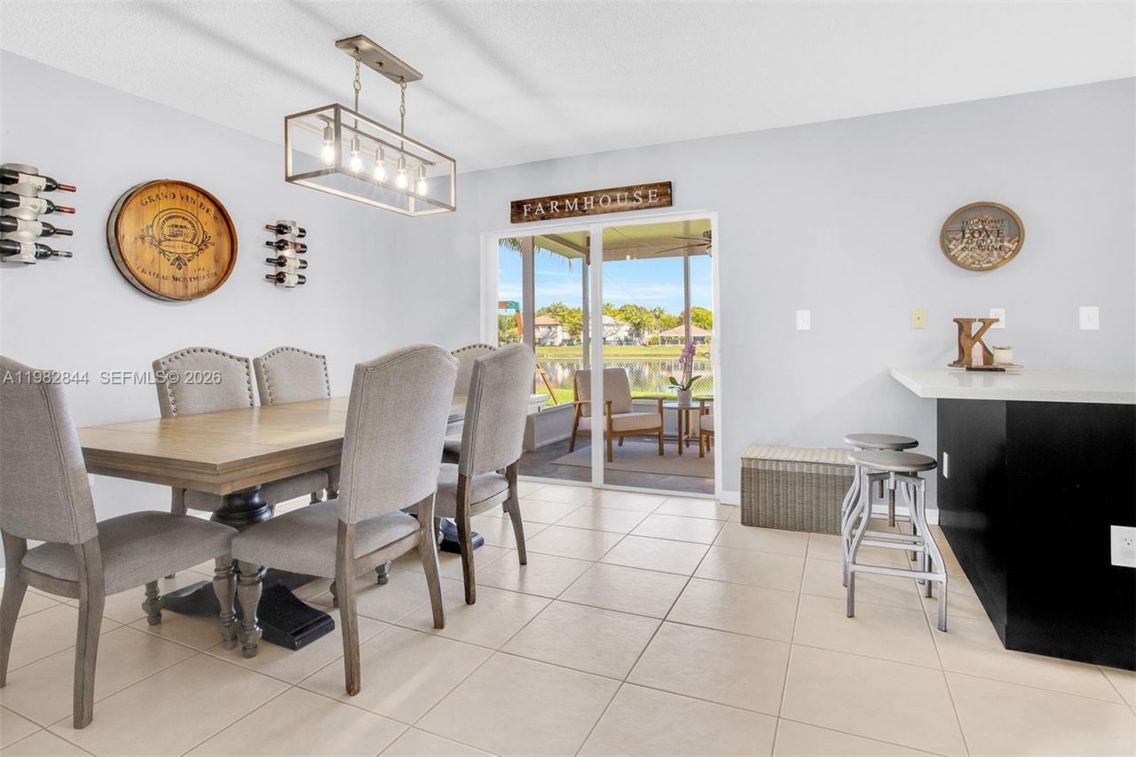 8957 SW 214th St , Cutler Bay, FL 33189 Photo