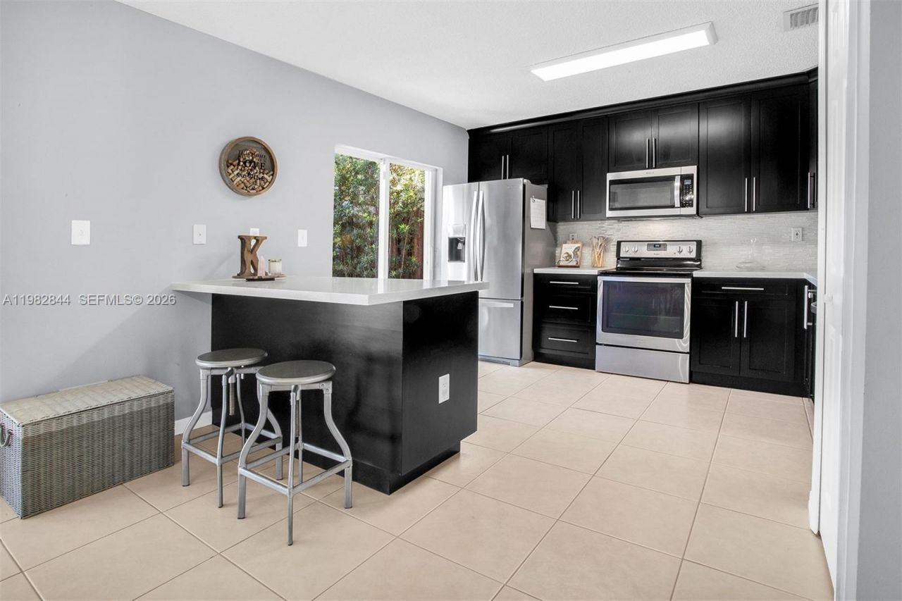 8957 SW 214th St , Cutler Bay, FL 33189 Photo