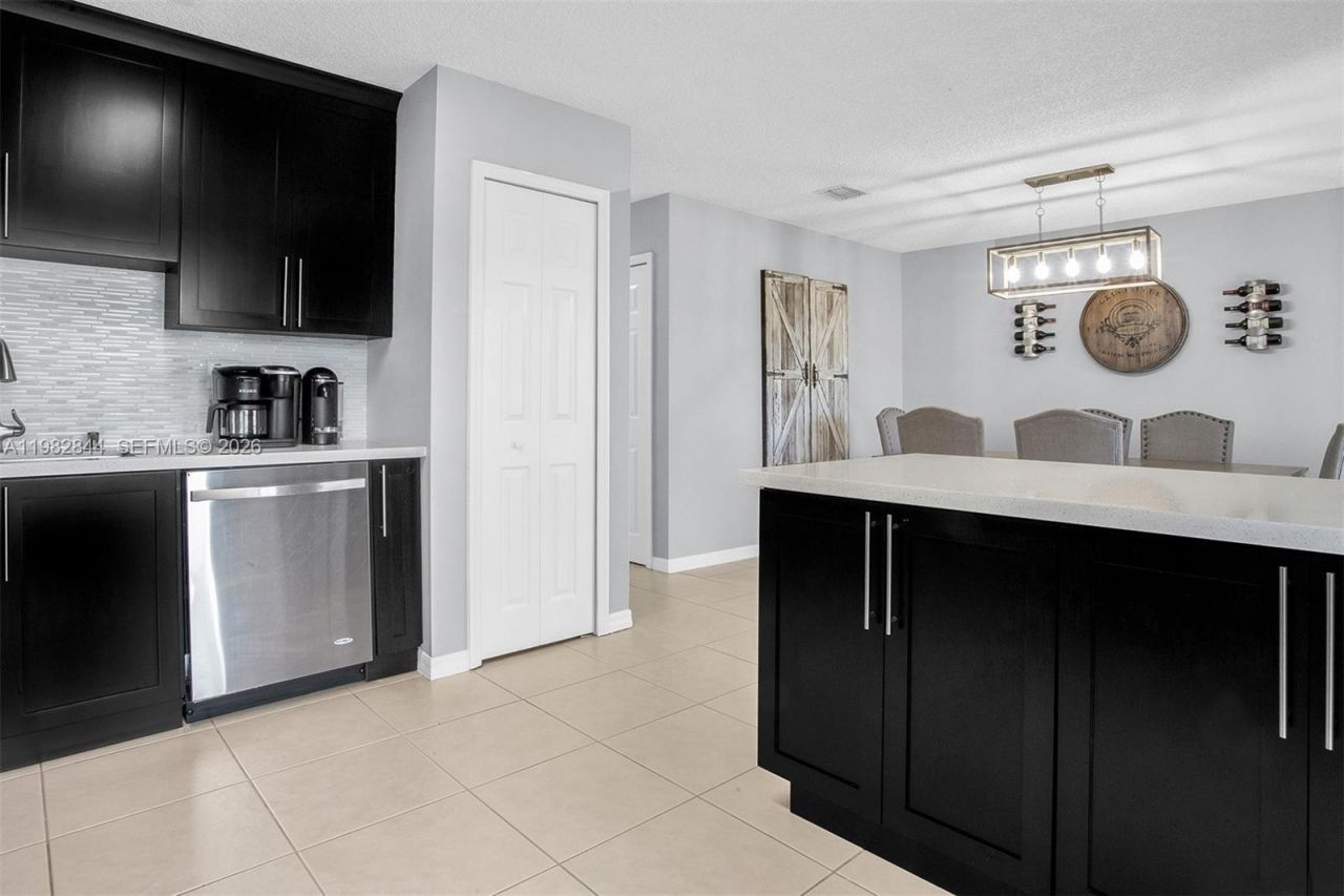 8957 SW 214th St , Cutler Bay, FL 33189 Photo