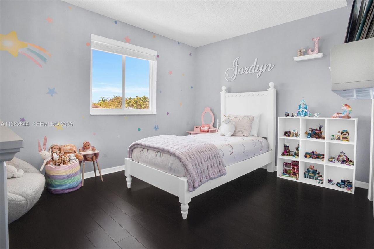 8957 SW 214th St , Cutler Bay, FL 33189 Photo