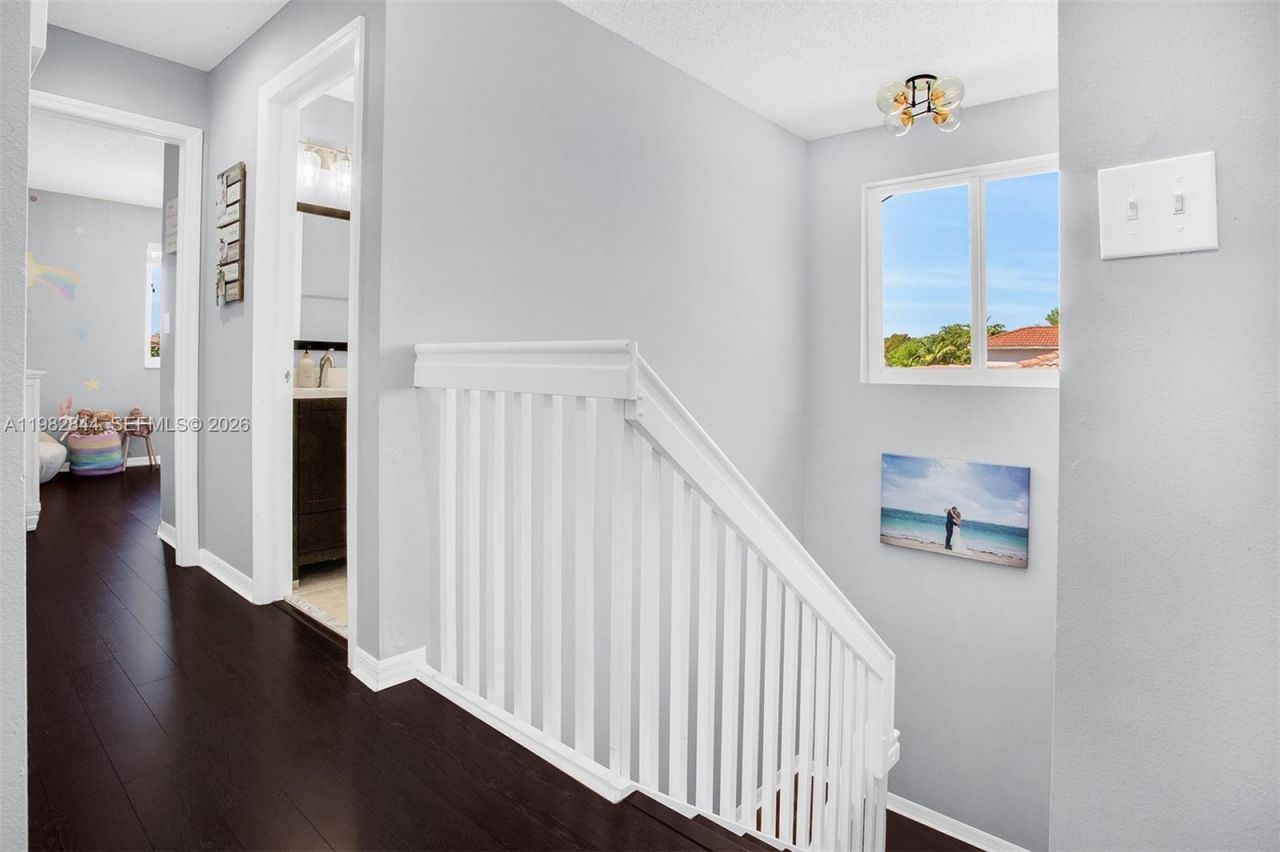 8957 SW 214th St , Cutler Bay, FL 33189 Photo