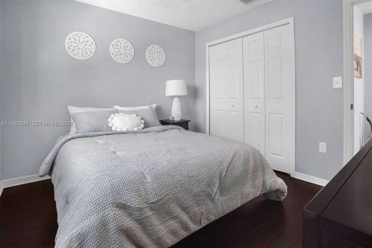 8957 SW 214th St , Cutler Bay, FL 33189 Photo