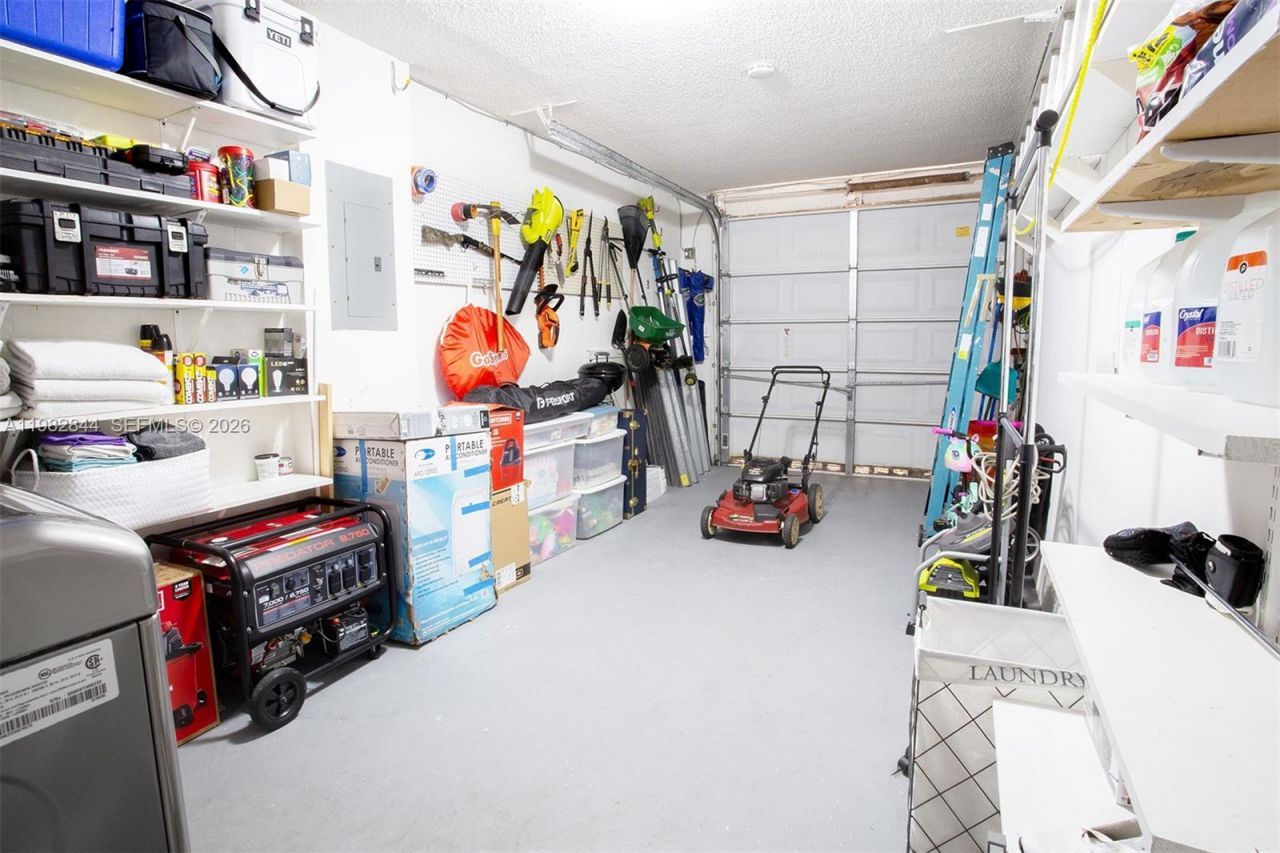 8957 SW 214th St , Cutler Bay, FL 33189 Photo