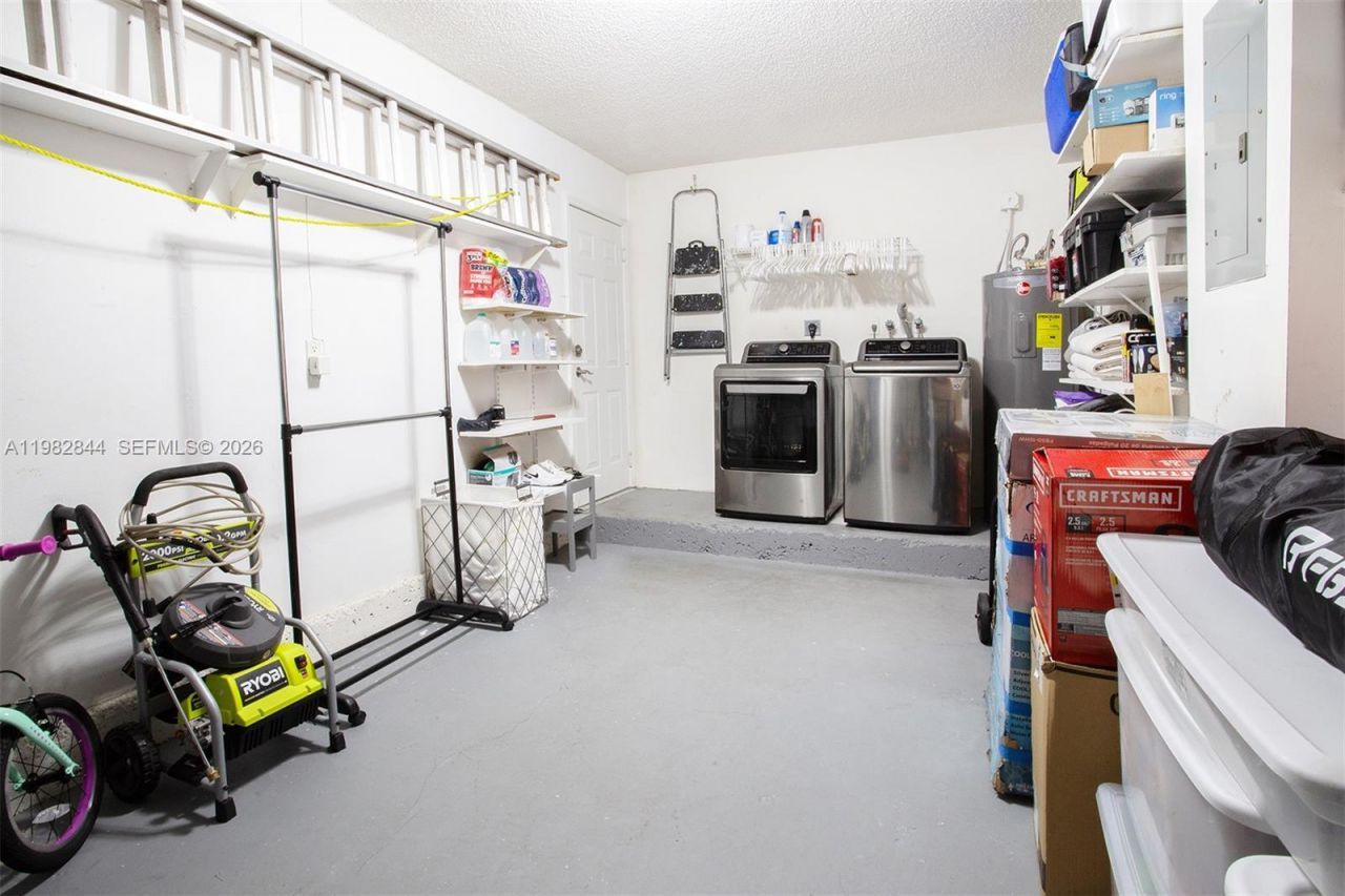 8957 SW 214th St , Cutler Bay, FL 33189 Photo