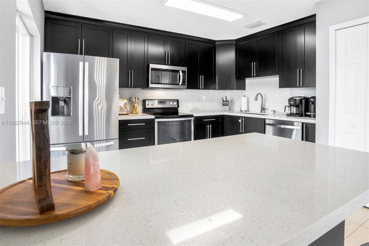 8957 SW 214th St , Cutler Bay, FL 33189 Photo