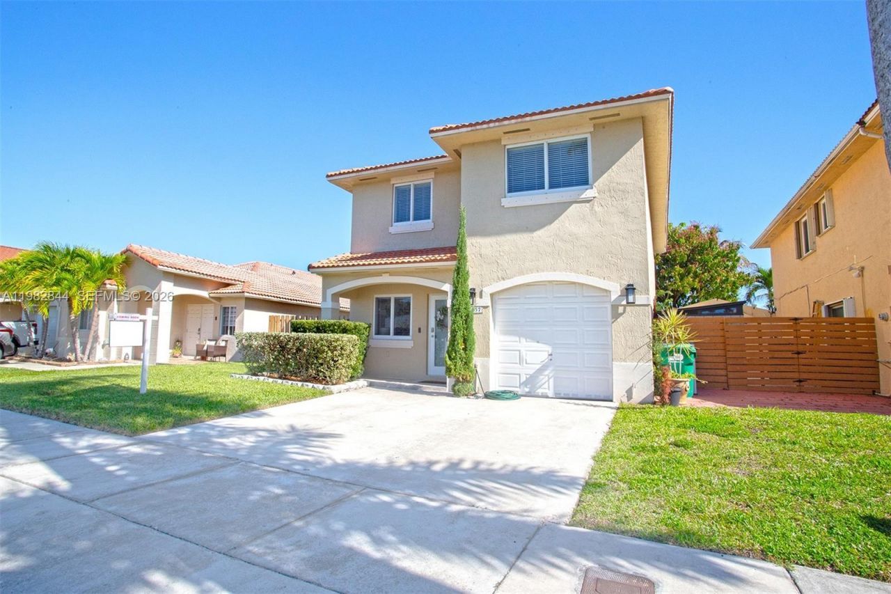 8957 SW 214th St , Cutler Bay, FL 33189 Photo