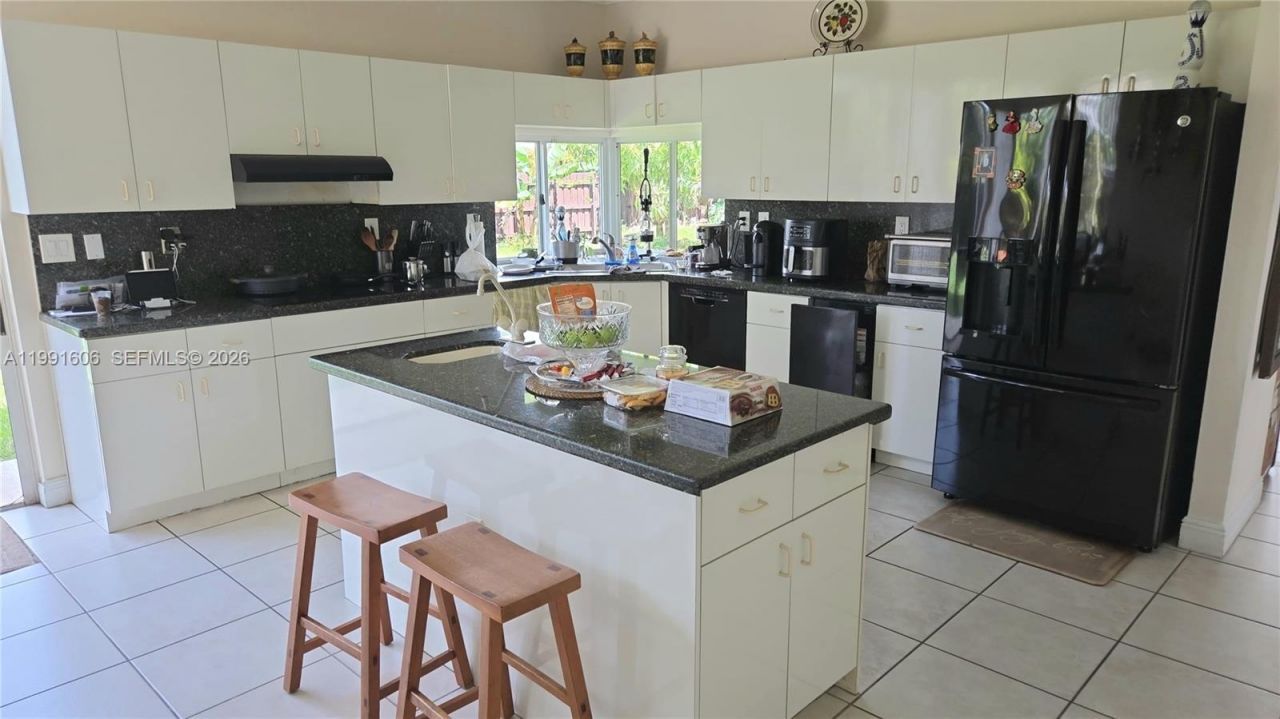 15615 SW 42nd Ter, Miami, FL 33185 Photo