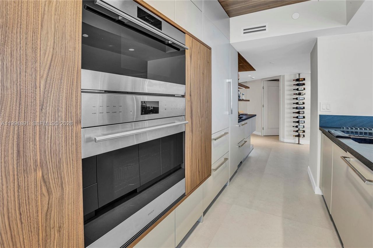 16485 Collins Ave , Unit 431, Sunny Isles Beach, FL 33160 Photo