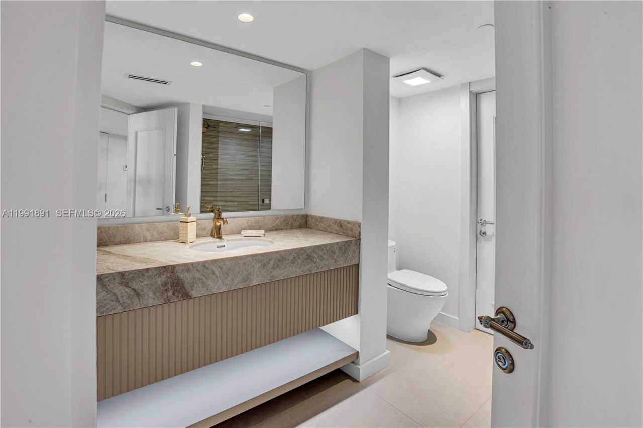 16485 Collins Ave , Unit 431, Sunny Isles Beach, FL 33160 Photo