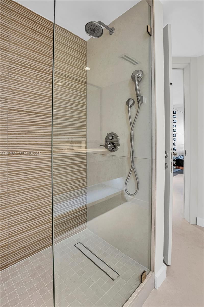 16485 Collins Ave , Unit 431, Sunny Isles Beach, FL 33160 Photo