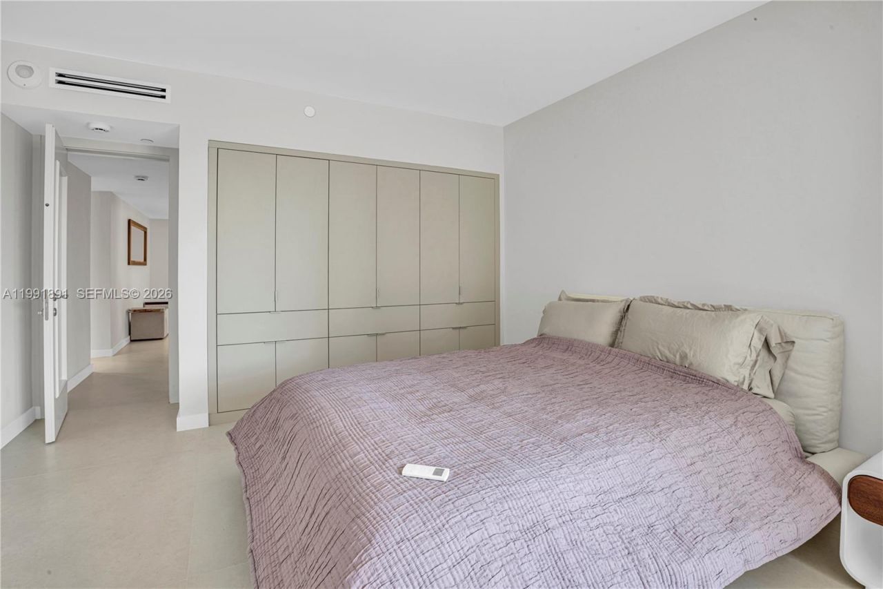 16485 Collins Ave , Unit 431, Sunny Isles Beach, FL 33160 Photo