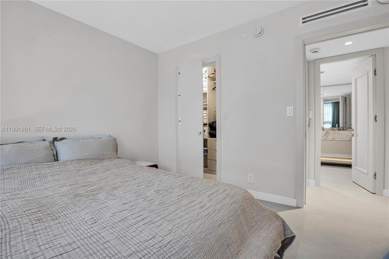 16485 Collins Ave , Unit 431, Sunny Isles Beach, FL 33160 Photo