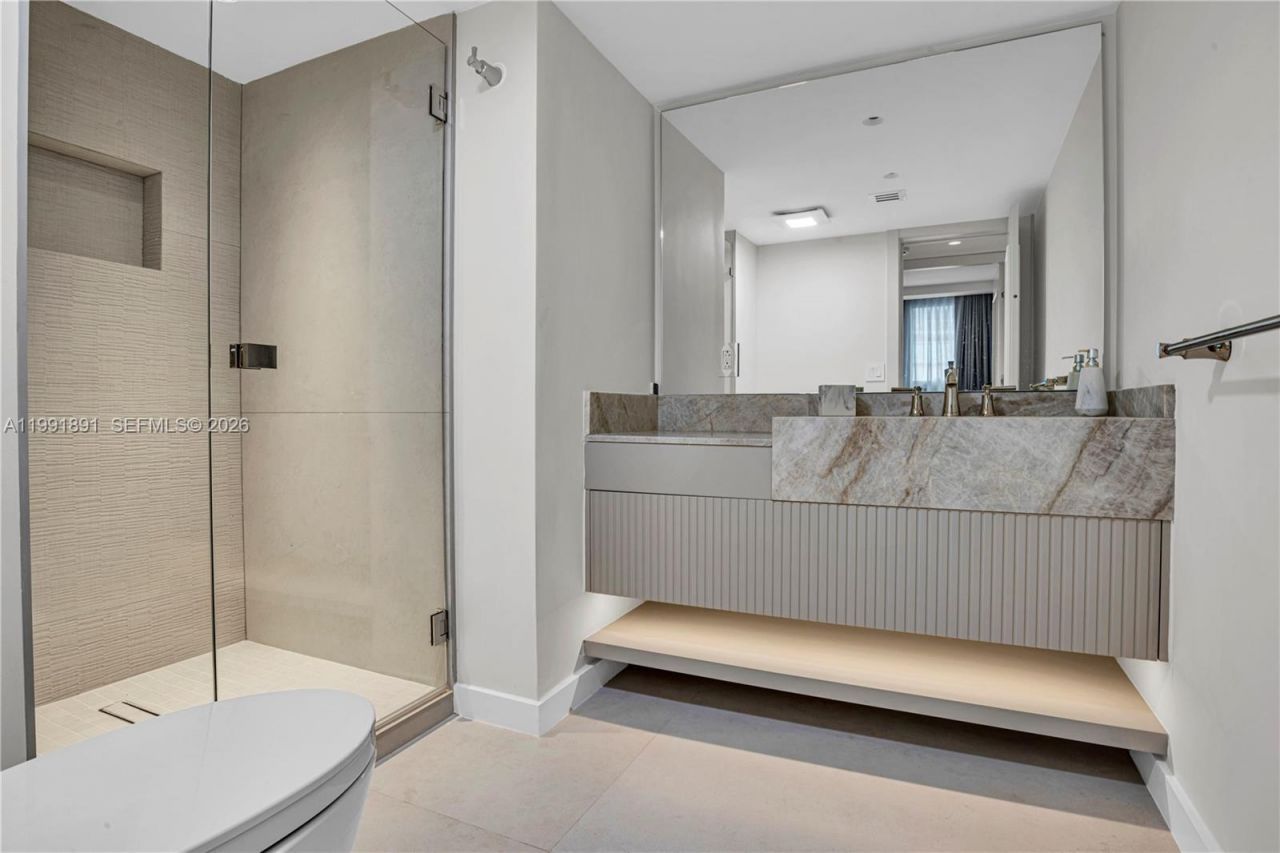 16485 Collins Ave , Unit 431, Sunny Isles Beach, FL 33160 Photo